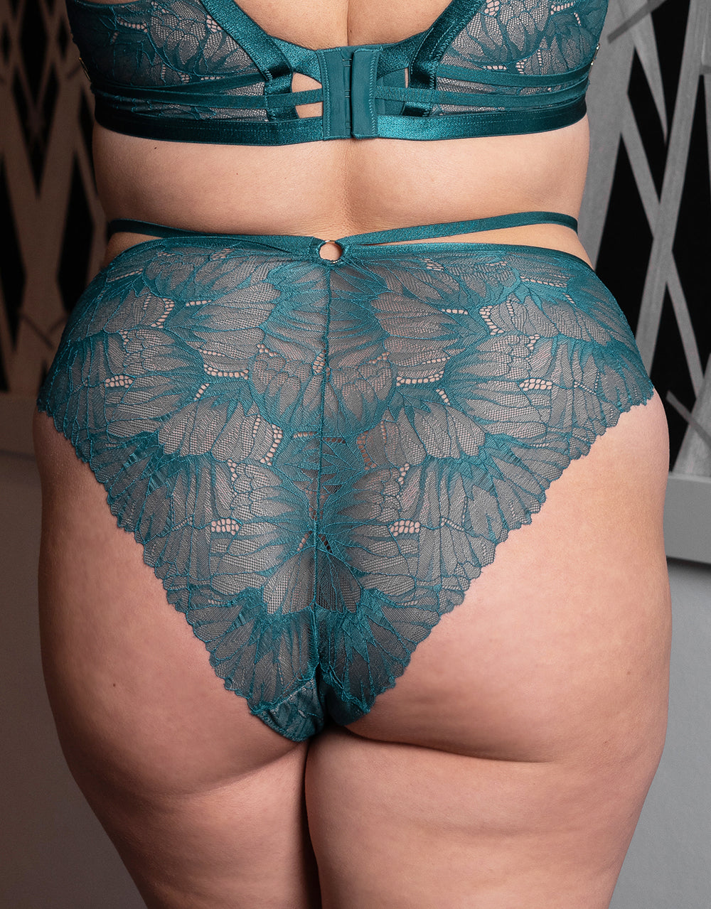 High-Brazilian "FemFatale" green