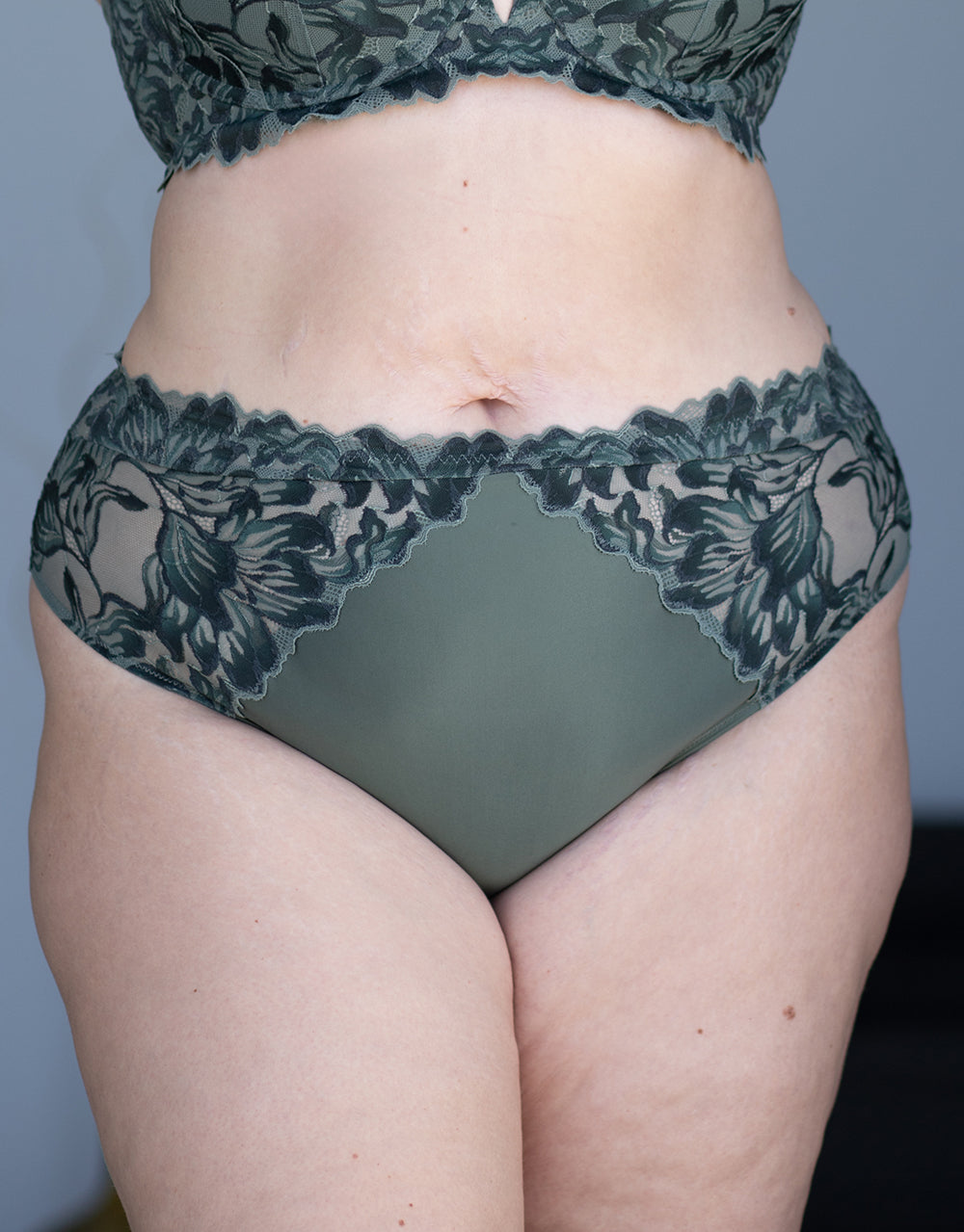 High-Panty "Cha-Cha-Cha" olive