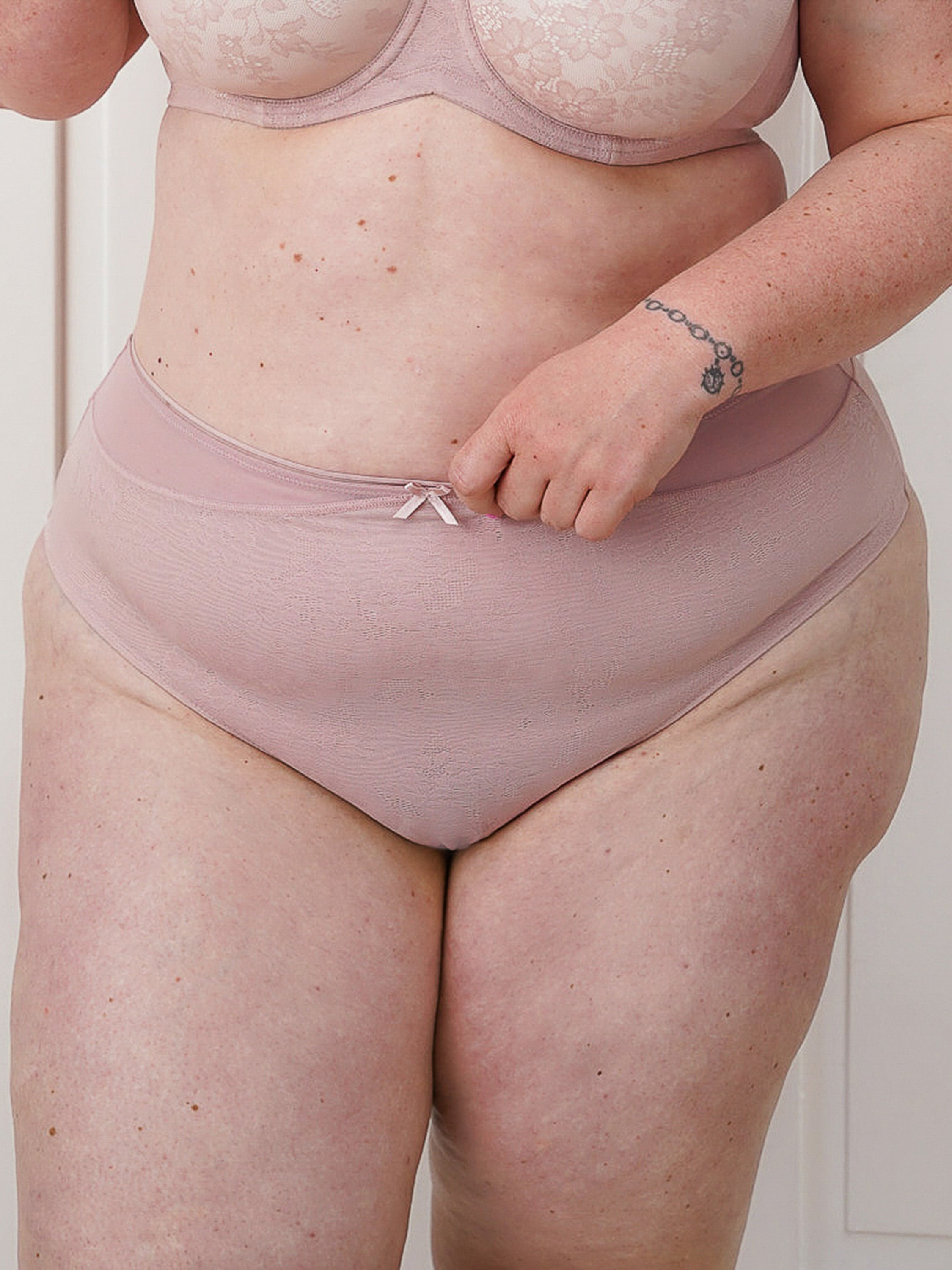 High-Panty "True Lace" rose