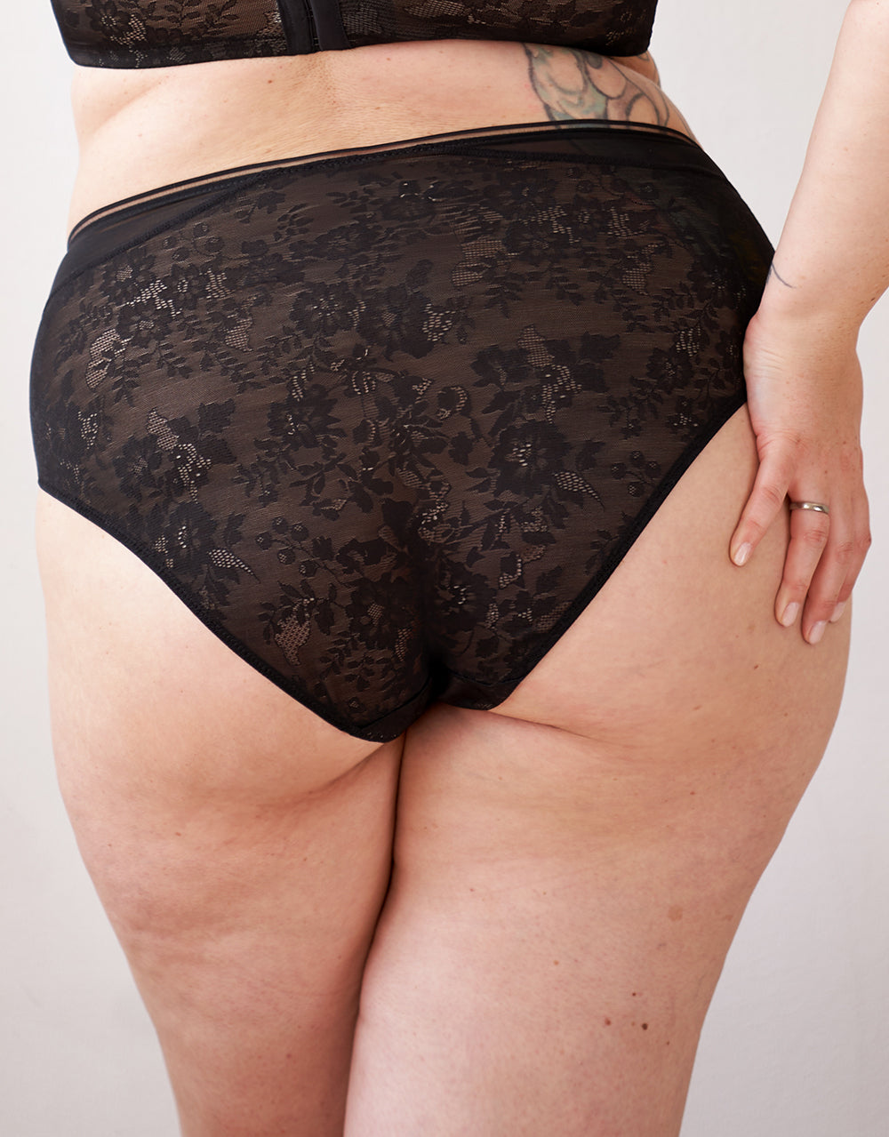 High-Panty "True Lace" black