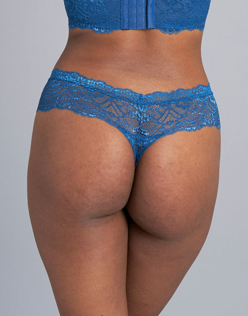 String "Eliana" ocean