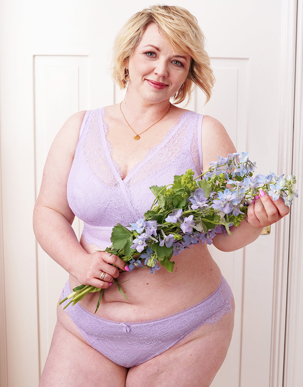 String "Emilia" violet