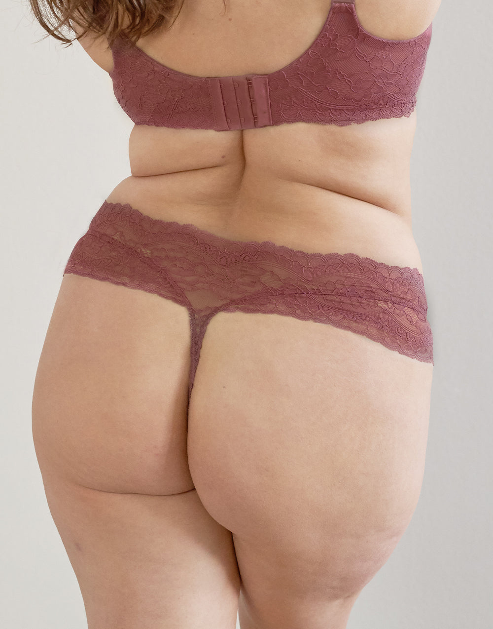 String "Lucy" rosebrown