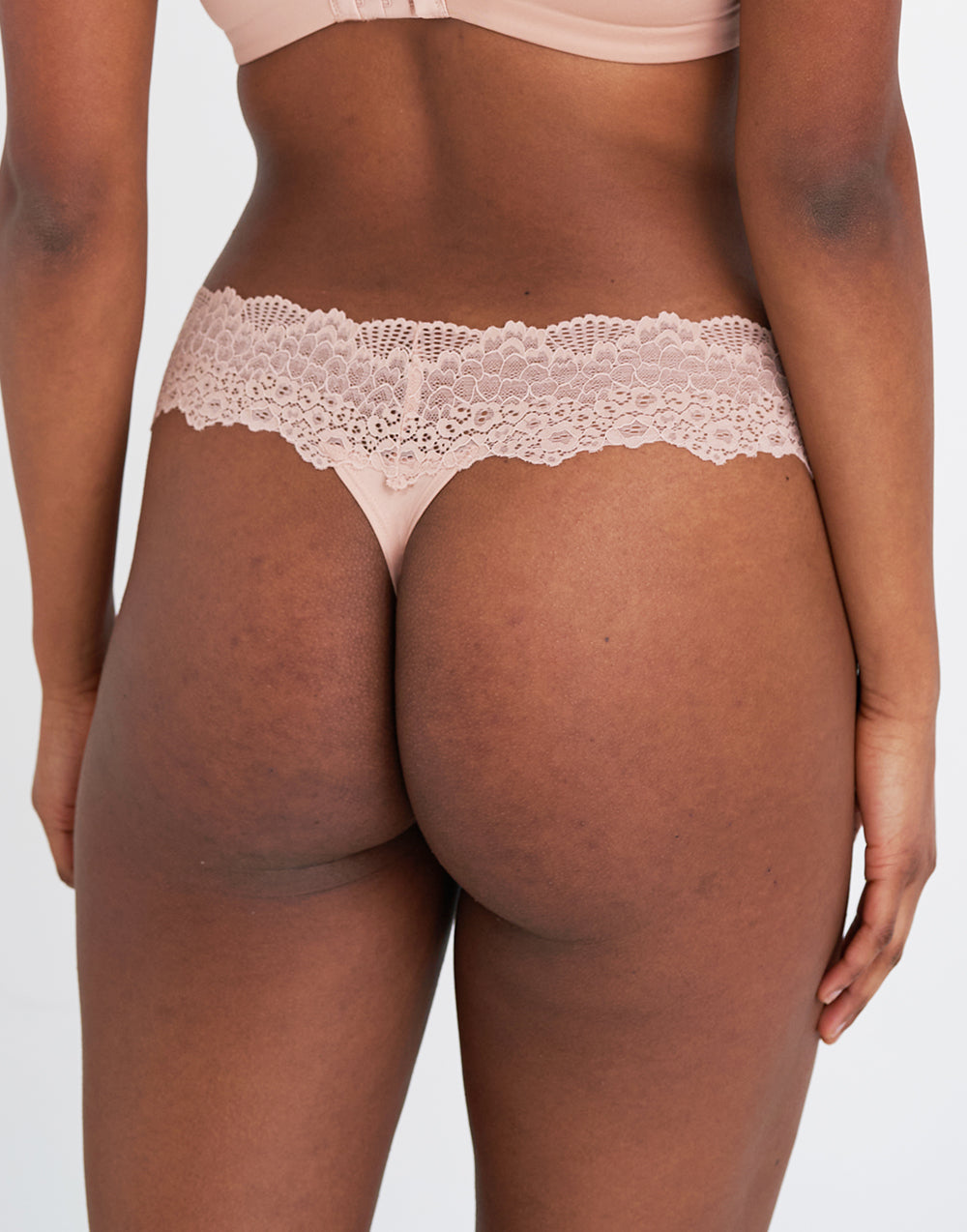 String "Pure Lace" cappuccino