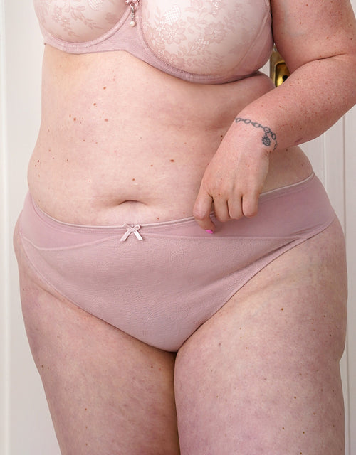 String "True Lace" rose