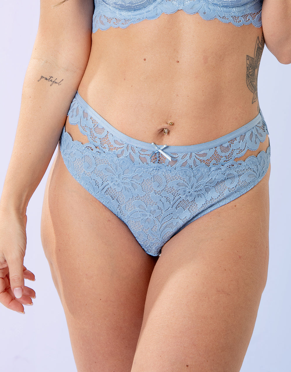 String "True Luna" ombré sky